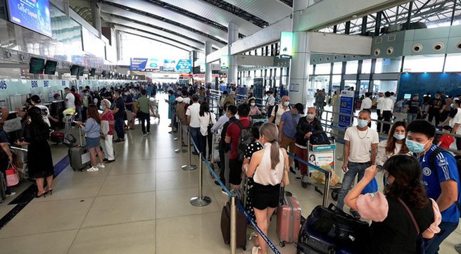 Police issue level 2 electronic ids at Tan Son Nhat airport