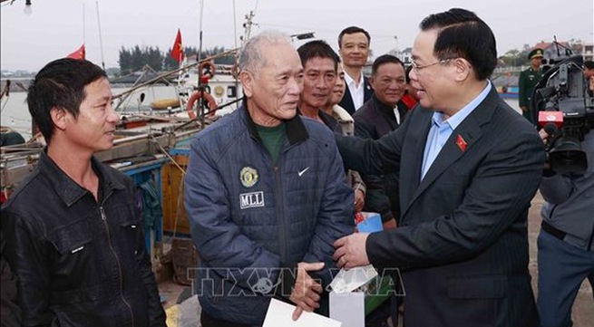 NA leader pays pre-Tet visit to fishermen, needy people in Quang Binh