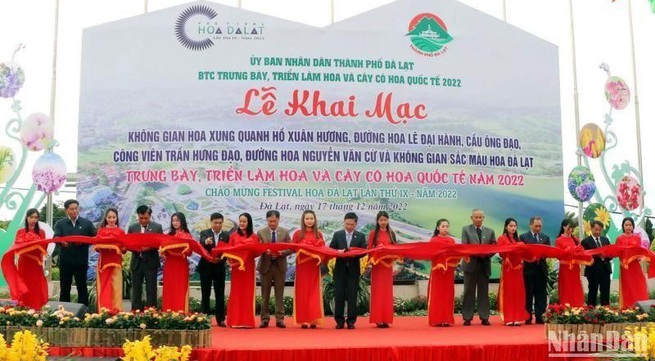 Da Lat opens flower space and international flower and ornamental plant fair