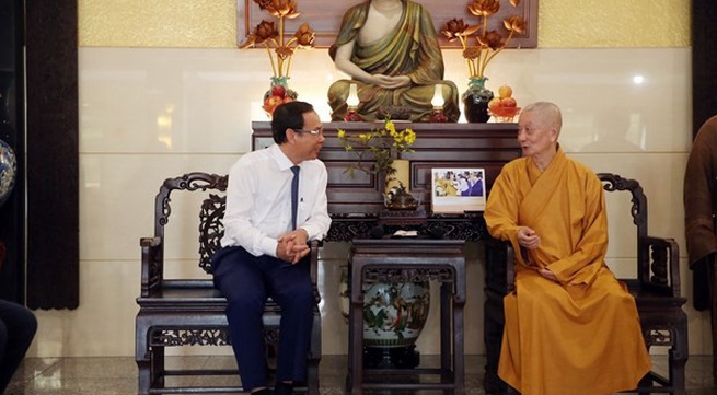 Ho Chi Minh City officials extend Tet greetings to religious establishments
