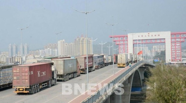 Mong Cai international border gate busy after Tet holiday