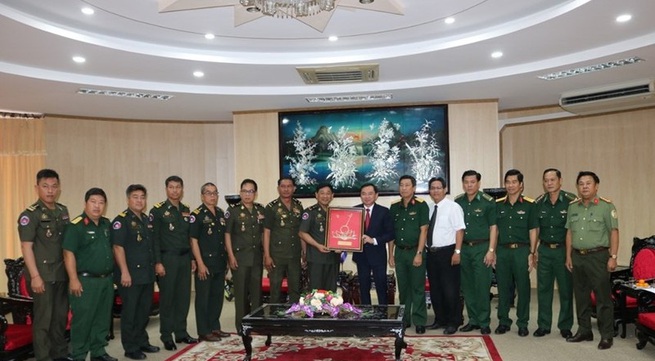 Cambodian Army’s Guard High Command pays pre-Tet visit to Bac Lieu