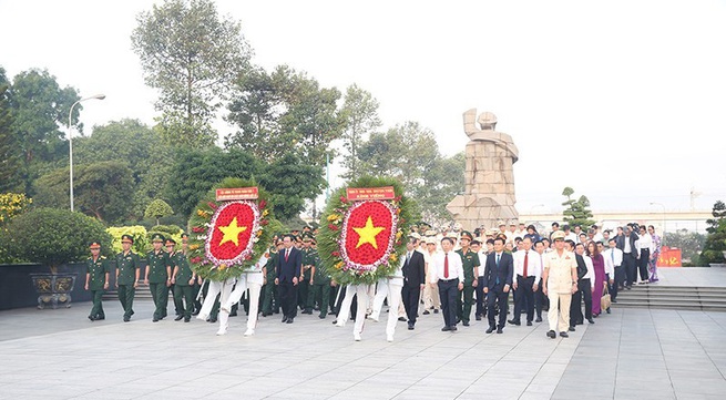 Ho Chi Minh City leaders commemorate national heroes