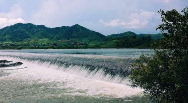 Phu Yen receives certificate honouring Dong Cam Dam as national site