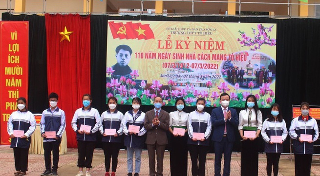 More than 3.6 billion VND raised for To Hieu Scholarship Fund