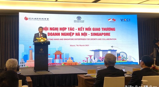 Event promotes trade cooperation between Hanoi and Singapore firms