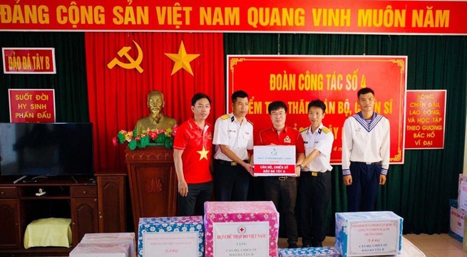 Gifts from mainland sent to Truong Sa Island