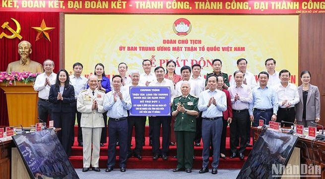 President launches programme to give housing support to the poor in Dien Bien
