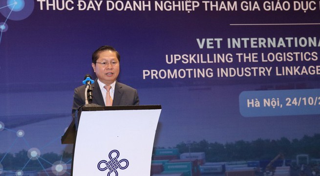 Australia helps Vietnam upskill logistics workforce