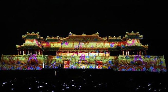 Dazzling artistic light displays at Hue imperial city’s Ngo Mon