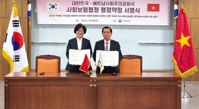 Vietnam, RoK sign deal to implement bilateral agreement on social insurance