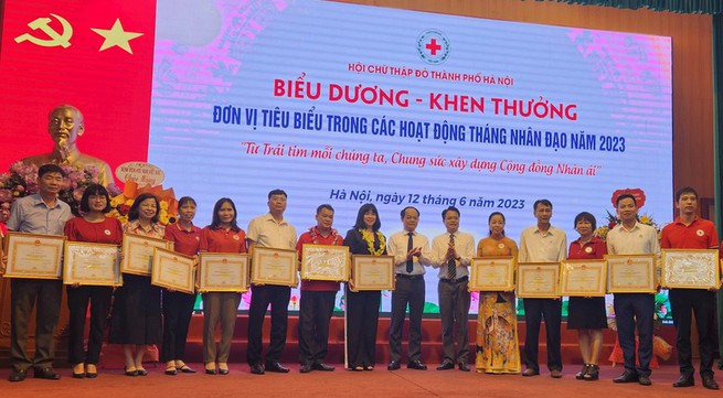 Hanoi honours 161 outstanding individuals in voluntary blood donation
