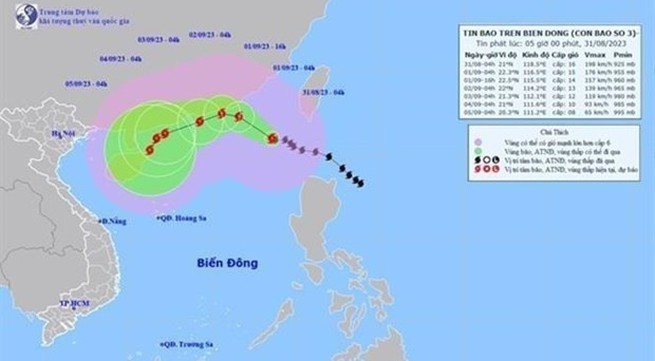 Typhoon Saola causes strong wind at sea