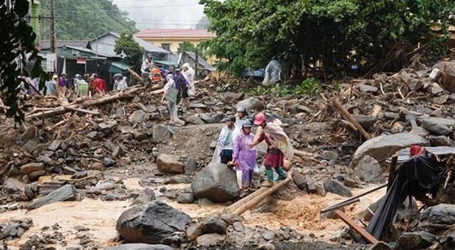 PM orders mitigating damage from landslides, flash floods