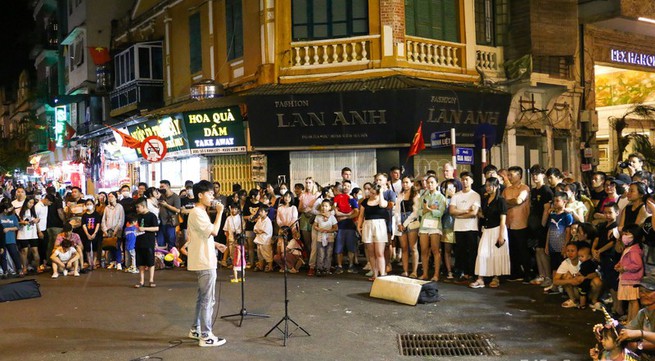 Hanoi to suspend Hoan Kiem Lake pedestrian zone during Tet