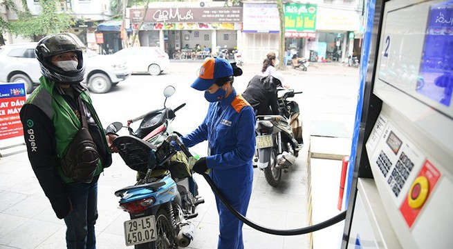 Petrol prices drop by over 300 VND per litre