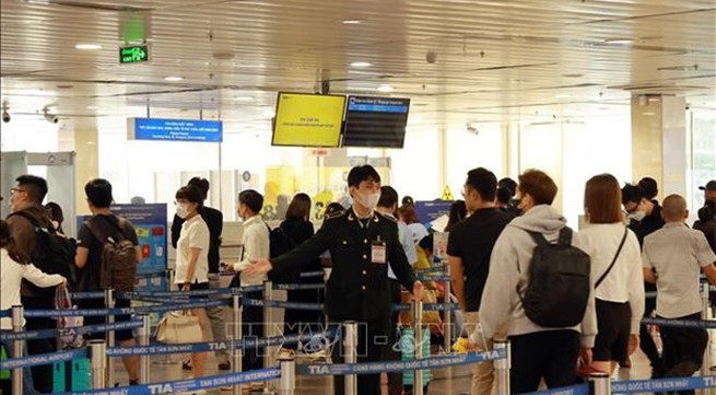 Tan Son Nhat airport serves record number of passengers during Tet holiday