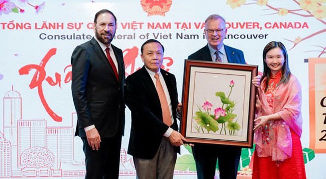 “Homeland Spring” programme for overseas Vietnamese held in Vancouver