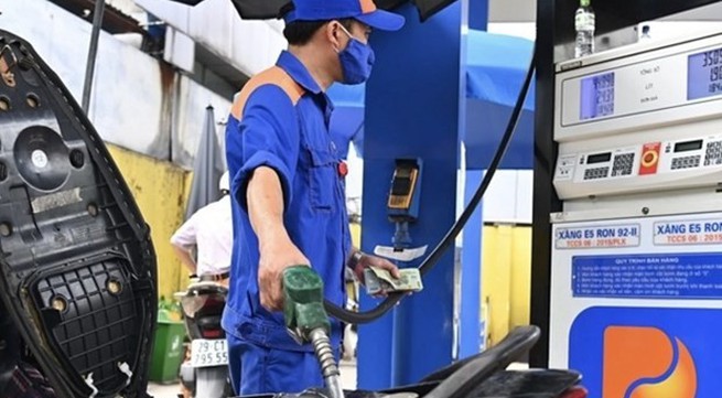 Petrol prices up more than 700 VND per litre​