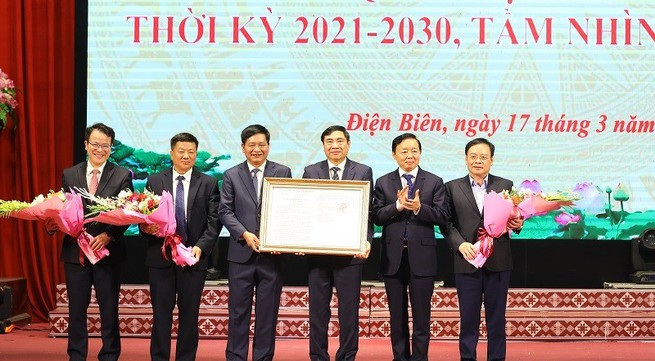 Planning to create solid foundation for Dien Bien province's development: Deputy PM