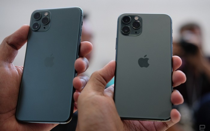 Xem ảnh thực tế về iPhone 11 Pro và iPhone 11 Pro Max để đánh giá chính xác hơn về hai chiếc điện thoại đình đám này. Hình ảnh rõ, màu sắc chân thực sẽ giúp bạn có được cái nhìn toàn diện về thiết kế, cấu hình và những tính năng độc đáo của hai sản phẩm vô cùng đẳng cấp này.