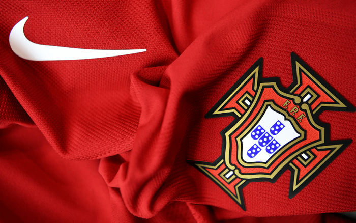 Các cầu thủ của đội tuyển Bồ Đào Nha Euro 2020 đang cống hiến hết mình trên sân để mang lại niềm vinh quang cho đất nước. Với tài năng và nỗ lực không ngừng, họ đang làm rạng danh cho tuyển bóng đá của đất nước Portugal. Hãy cùng xem những bức ảnh đẹp để cảm nhận được sức mạnh và niềm kiêu hãnh của đội tuyển này nhé!
