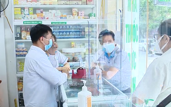 Hà Nội đình chỉ 30 nhà thuốc không đảm bảo an toàn phòng dịch | VTV.VN