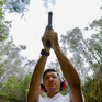 Người dân Ecuador tập sử dụng súng để phòng thân