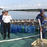 Hải quân tăng cường tàu cung cấp nước ngọt cho nhân dân các tỉnh miền Tây