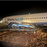 Máy bay bốc cháy và trượt khỏi đường băng ở Senegal, ít nhất 10 người bị thương