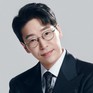 Diễn viên ‘Penthouse’ Uhm Ki Joon viết thư tay thông báo chuẩn bị kết hôn ở tuổi 48