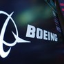 Rắc rối pháp lý tiến tục đeo bám Boeing